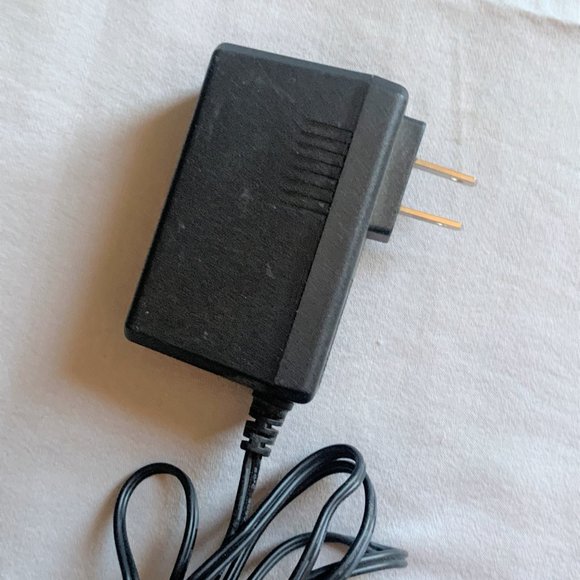 AOEM Power Adapter ADS0306-W120250 100-240V 50-60Hz 1A 12V 2.5A AC power cord - Picture 2 of 9